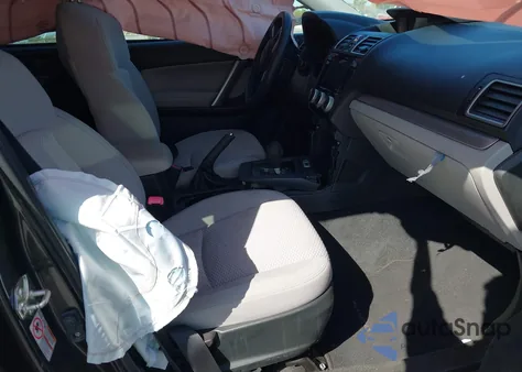 2018 Subaru Forester 2.5I Premium z USA, uszkodzony, nr VIN JF2SJAGCXJH559376